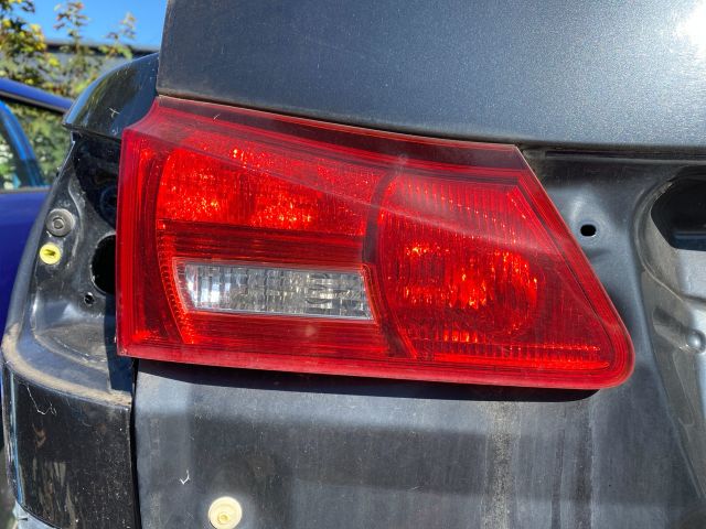 bontott LEXUS IS Bal Belső Hátsó Lámpa