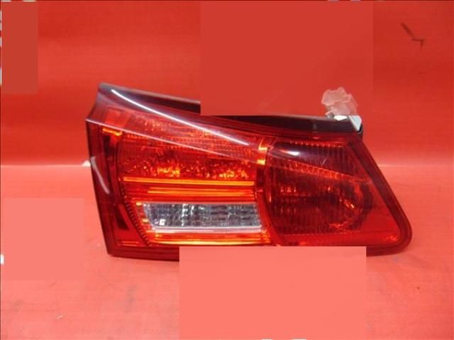 bontott LEXUS IS Bal Belső Hátsó Lámpa