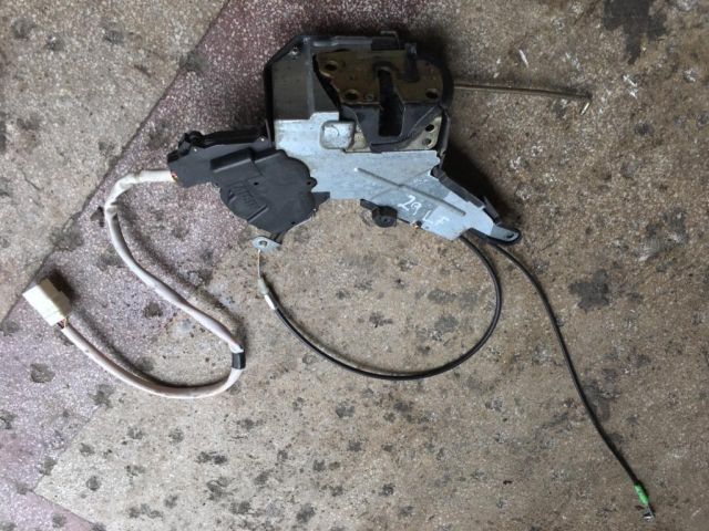 bontott LEXUS IS Bal első Ajtózár