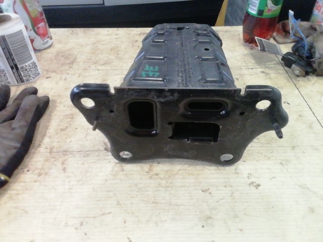 bontott LEXUS IS Bal első Lökhárító Merevítő Tartó (Fém)