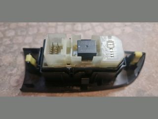 bontott LEXUS IS Bal hátsó Ablakemelő Kapcsoló