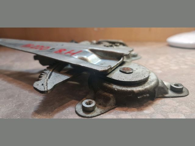 bontott LEXUS IS Bal hátsó Ablakemelő Szerkezet (Elektromos)