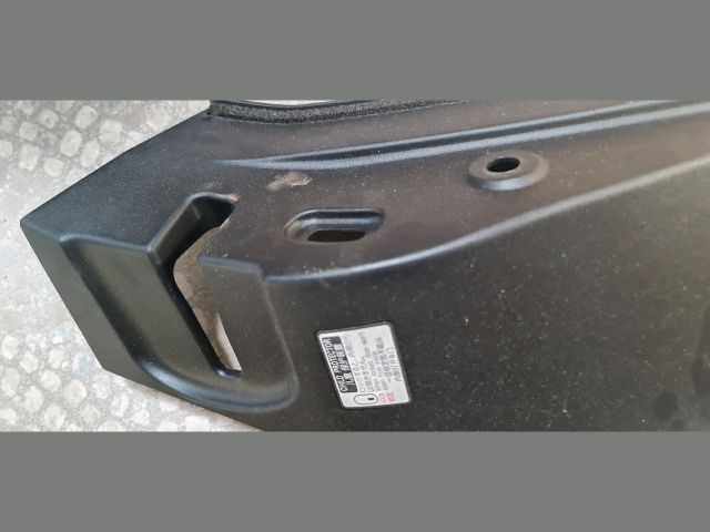 bontott LEXUS IS Bal hátsó Ajtókeret Burkolat