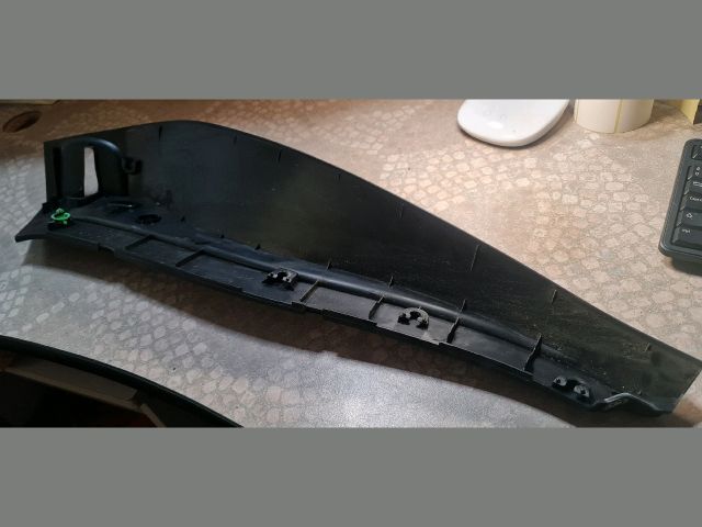 bontott LEXUS IS Bal hátsó Ajtókeret Burkolat