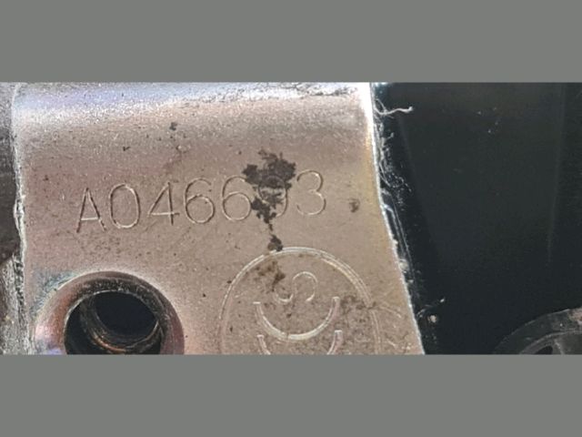 bontott LEXUS IS Bal hátsó Ajtózár