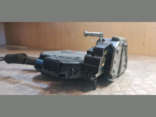 bontott LEXUS IS Bal hátsó Ajtózár