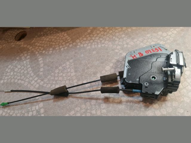 bontott LEXUS IS Bal hátsó Ajtózár