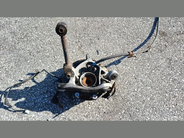 bontott LEXUS IS Bal hátsó Csonkállvány Kerékaggyal