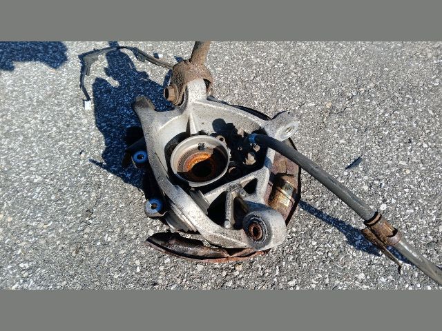 bontott LEXUS IS Bal hátsó Csonkállvány Kerékaggyal