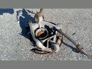 bontott LEXUS IS Bal hátsó Csonkállvány Kerékaggyal