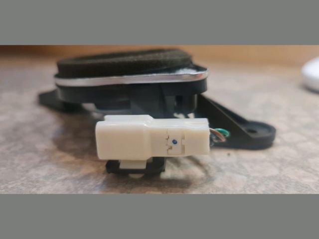 bontott LEXUS IS Bal hátsó Magassugárzó Hangszóró