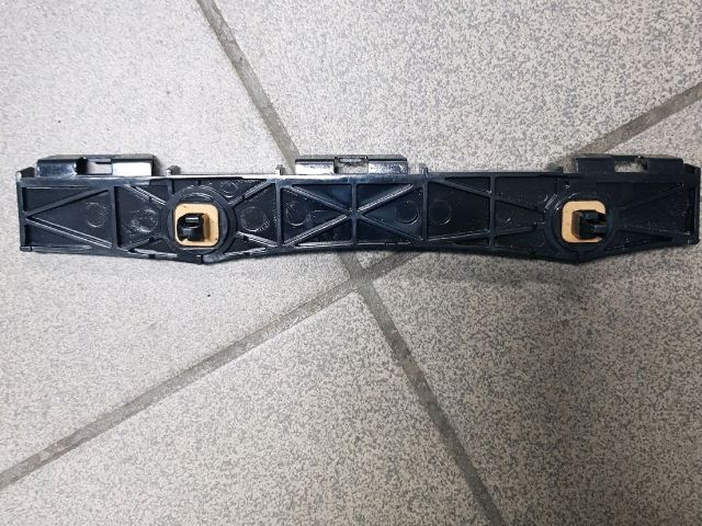 bontott LEXUS IS Bal hátsó Oldal Lökhárító Tartó (Műanyag)