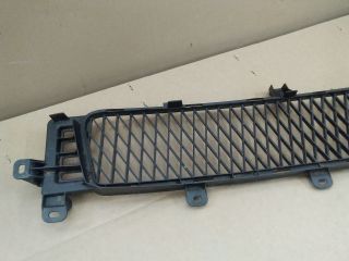 bontott LEXUS IS Első Lökhárító Alsó Középső Díszrács