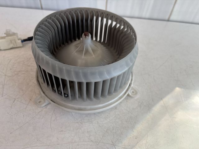 bontott LEXUS IS Fűtőmotor (Klímás)