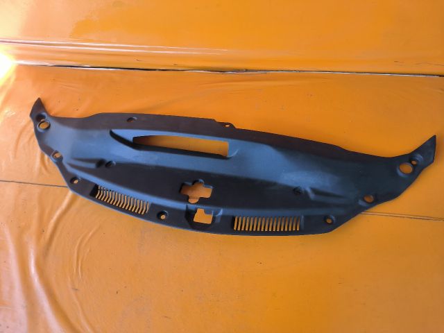 bontott LEXUS IS Homlokfal Burkolat