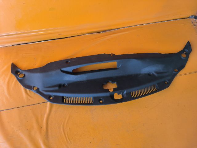 bontott LEXUS IS Homlokfal Burkolat