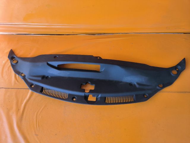 bontott LEXUS IS Homlokfal Burkolat