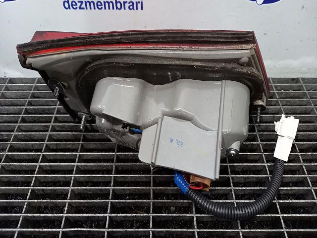 bontott LEXUS IS Jobb Belső Hátsó Lámpa