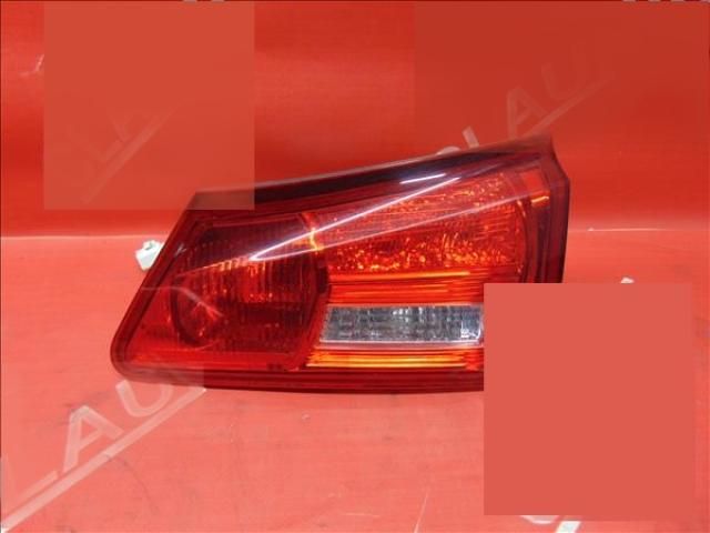 bontott LEXUS IS Jobb Belső Hátsó Lámpa