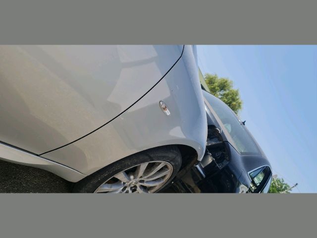 bontott LEXUS IS Jobb első Sárvédő