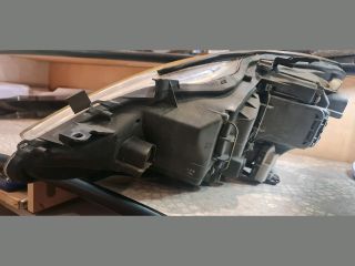 bontott LEXUS IS Jobb Fényszóró