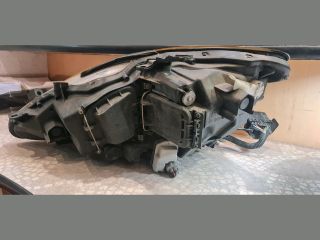 bontott LEXUS IS Jobb Fényszóró