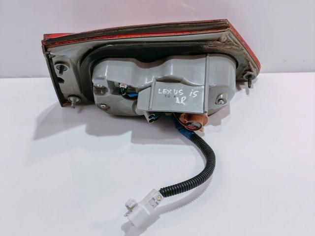 bontott LEXUS IS Jobb Hátsó Lámpa