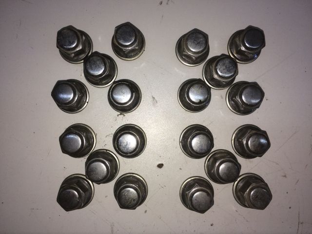 bontott LEXUS IS Kerék Csavar Szett