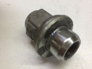 bontott LEXUS IS Kerék Csavar Szett