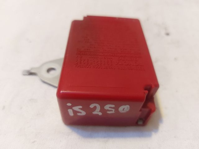 bontott LEXUS IS Riasztó Központ