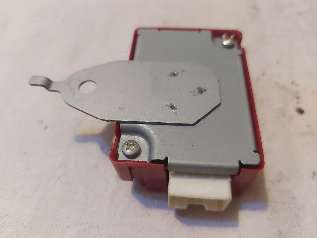 bontott LEXUS IS Riasztó Központ