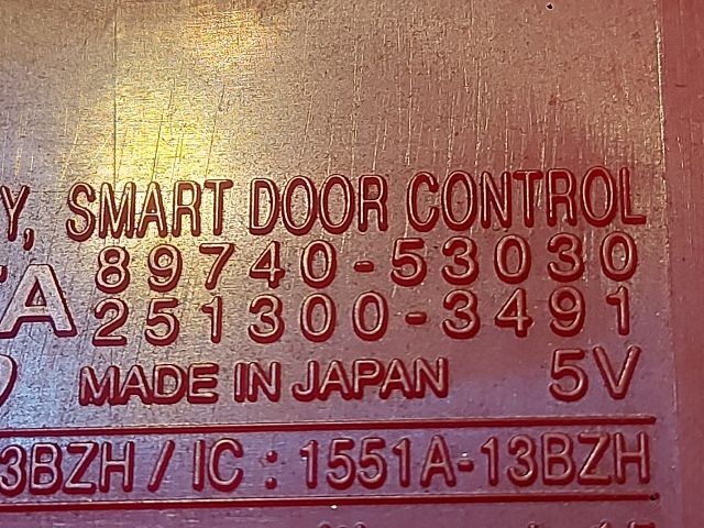 bontott LEXUS IS Riasztó Központ