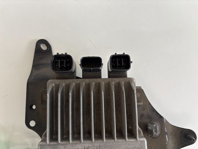 bontott LEXUS IS Üzemanyag Befecskendező Vezérlő