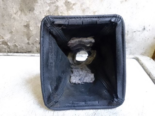 bontott LEXUS IS Váltószoknya