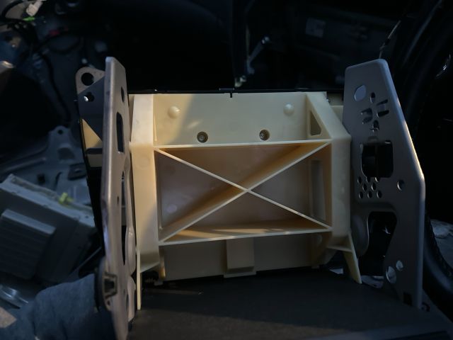 bontott LEXUS IS Vészvillogó Kapcsoló