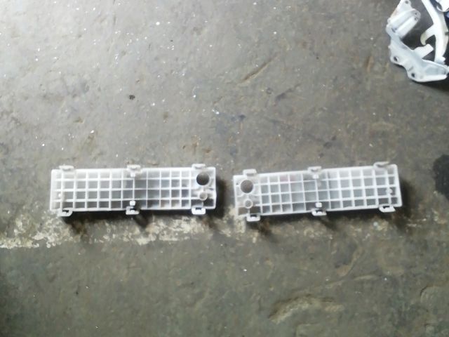 bontott LEXUS LS Hátsó középső Lökhárító Tartó (Műanyag)