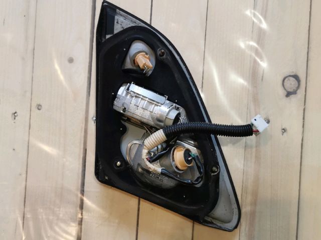 bontott LEXUS LS Jobb Belső Hátsó Lámpa