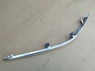 bontott LEXUS LS Jobb első Lökhárító Díszléc