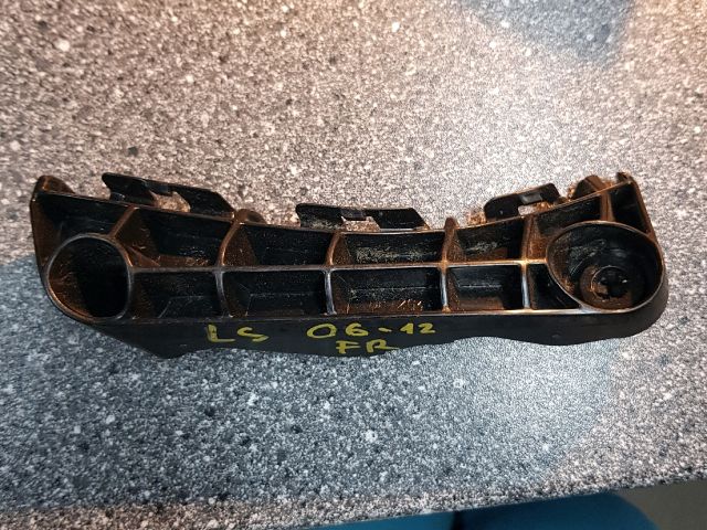 bontott LEXUS LS Jobb első Oldal Lökhárító Tartó (Műanyag)