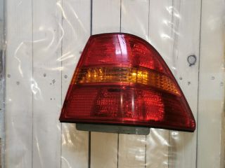 bontott LEXUS LS Jobb Külső Hátsó Lámpa