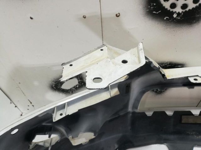 bontott LEXUS LX Első Lökhárító (Üresen)