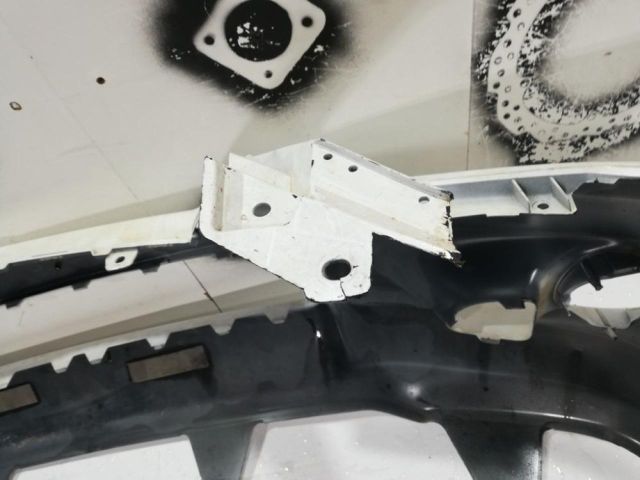 bontott LEXUS LX Első Lökhárító (Üresen)