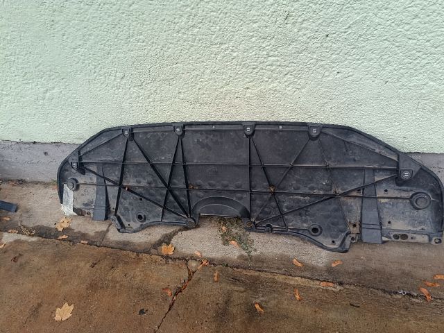 bontott LEXUS NX Alsó Motorburkolat