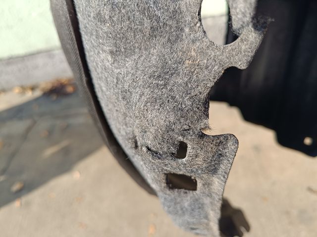 bontott LEXUS NX Bal első Első Dobbetét (Kerékjárati, Műanyag)