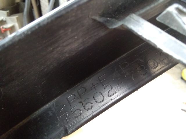 bontott LEXUS NX Bal első Sárvédő Díszléc