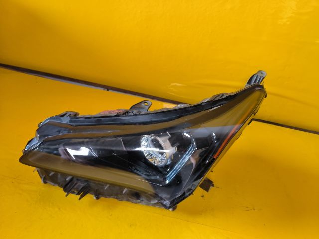 bontott LEXUS NX Bal Fényszóró