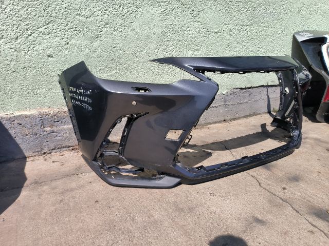 bontott LEXUS NX Első Lökhárító (Részeivel)