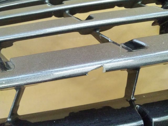 bontott LEXUS NX Hűtőrács