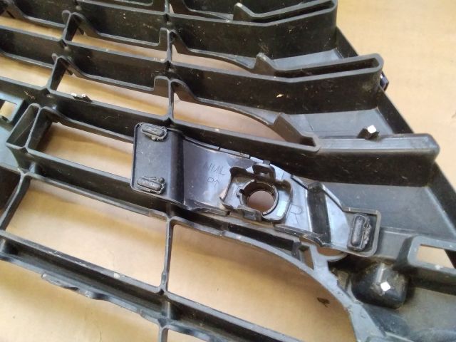 bontott LEXUS NX Hűtőrács