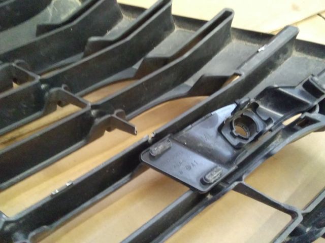 bontott LEXUS NX Hűtőrács